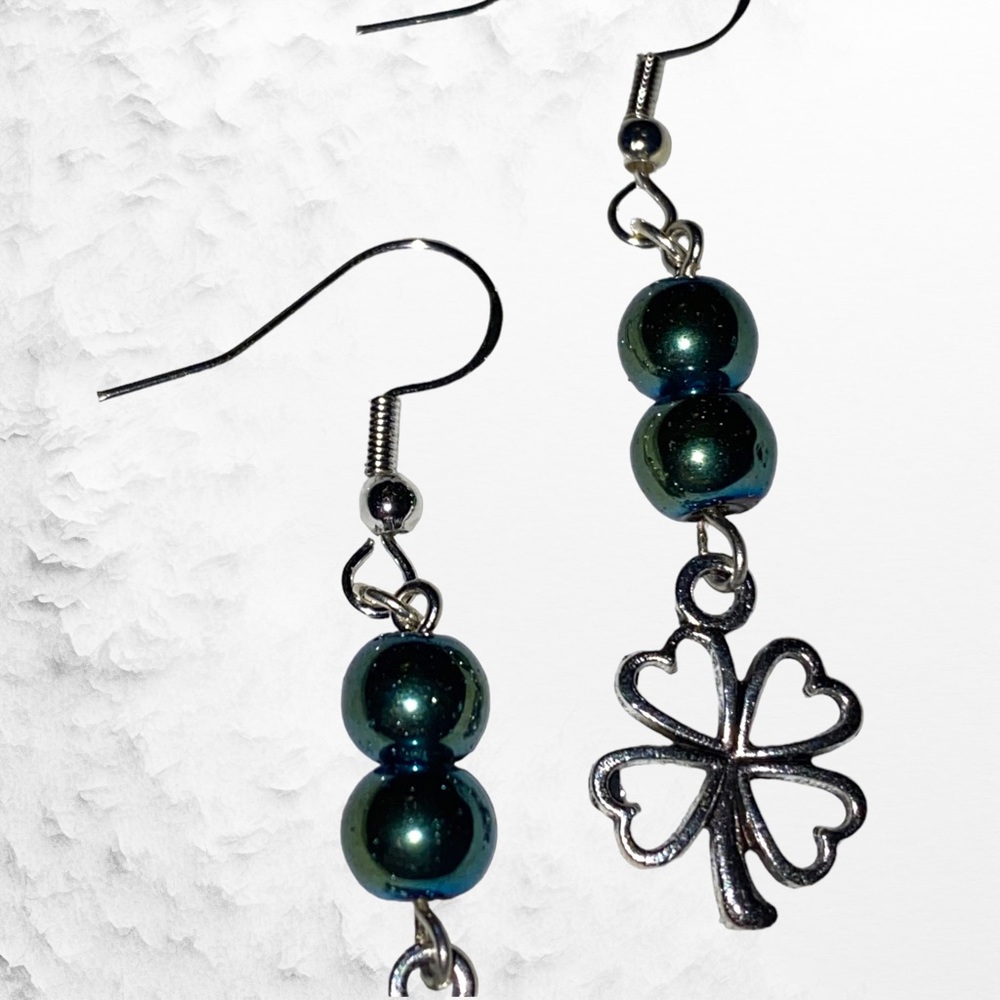 Hand Crafted St. Patrick’s Day Earrings Clover Emerald Green Charm Pierced - Picture 2 of 8